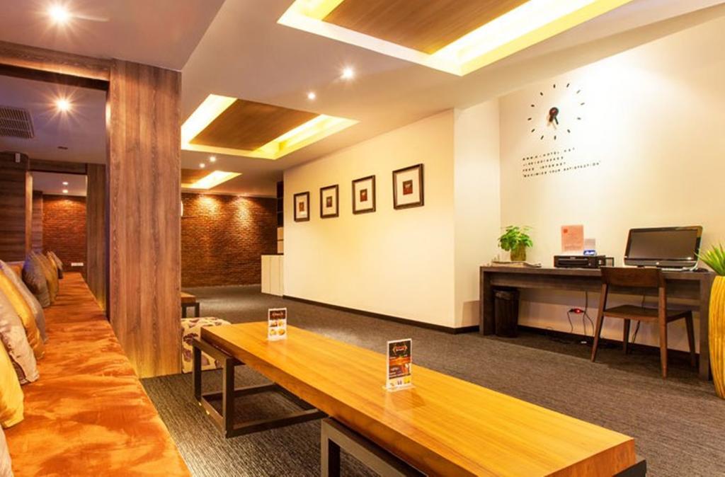 Q Hotel Bangkok Dış mekan fotoğraf