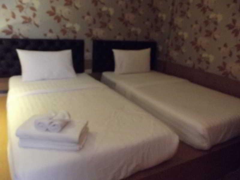 Q Hotel Bangkok Dış mekan fotoğraf