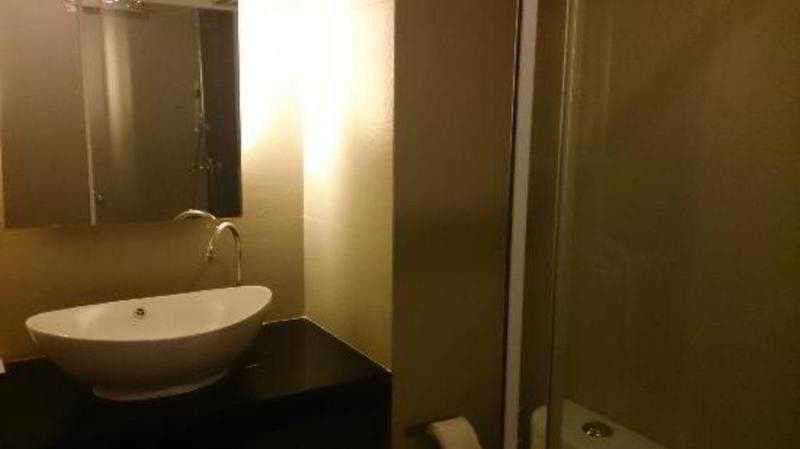 Q Hotel Bangkok Dış mekan fotoğraf