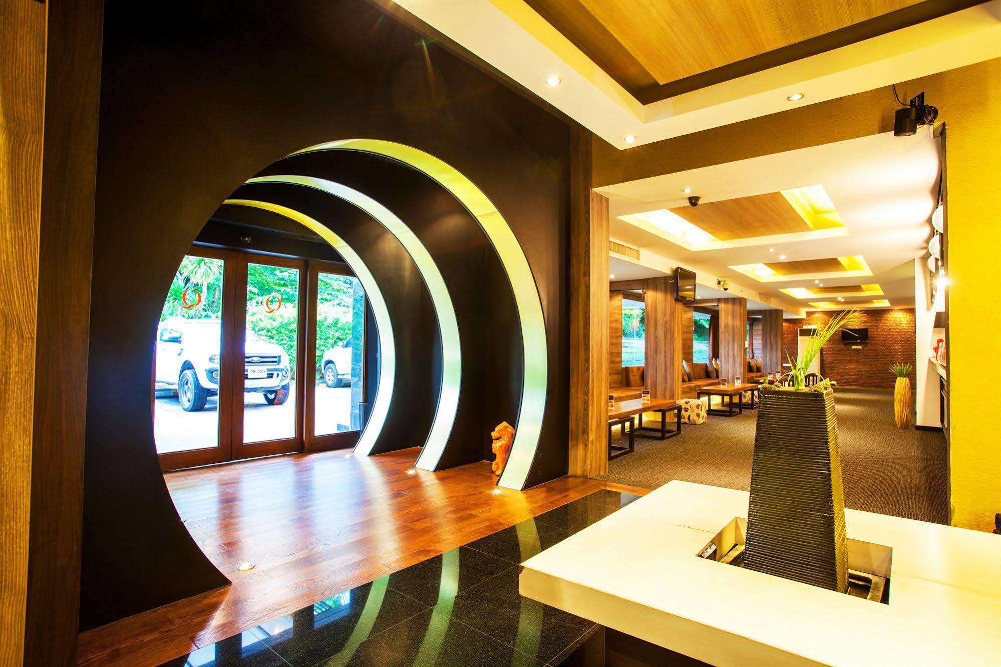Q Hotel Bangkok Dış mekan fotoğraf