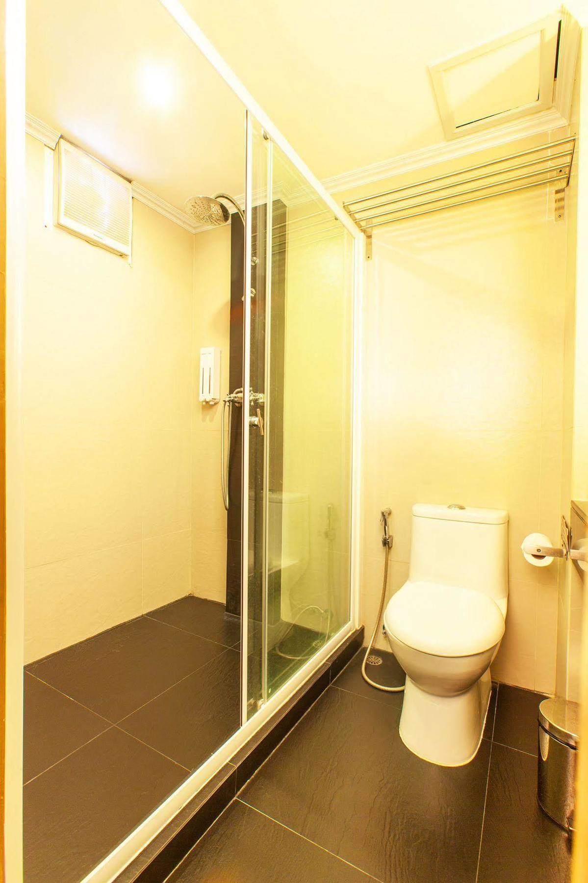 Q Hotel Bangkok Dış mekan fotoğraf