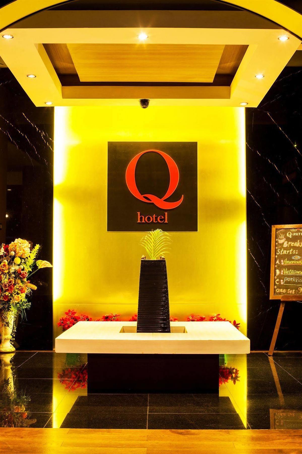 Q Hotel Bangkok Dış mekan fotoğraf